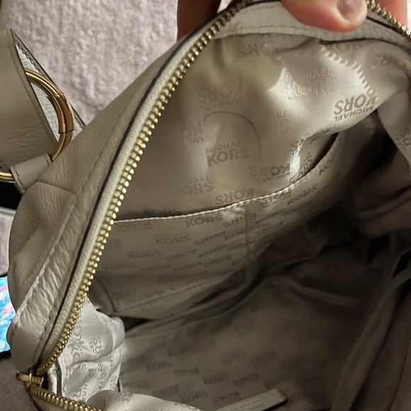 Michael Kors Cream Bag - Picture 7 of 7